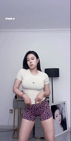 快手經典主播 妍寶 迪麗熱甜 敏媚兒 最新突破尺度定制福利 958.8MB 预览图 10