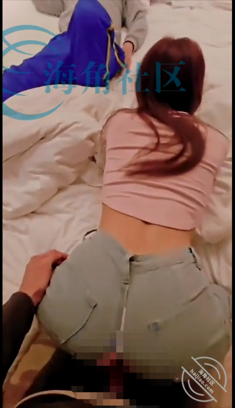 极品身材超美姐姐『亲姐的诱惑』小外甥在看手机在他面前操了2次姐姐，一边操一边跟他聊天4v-福利岛