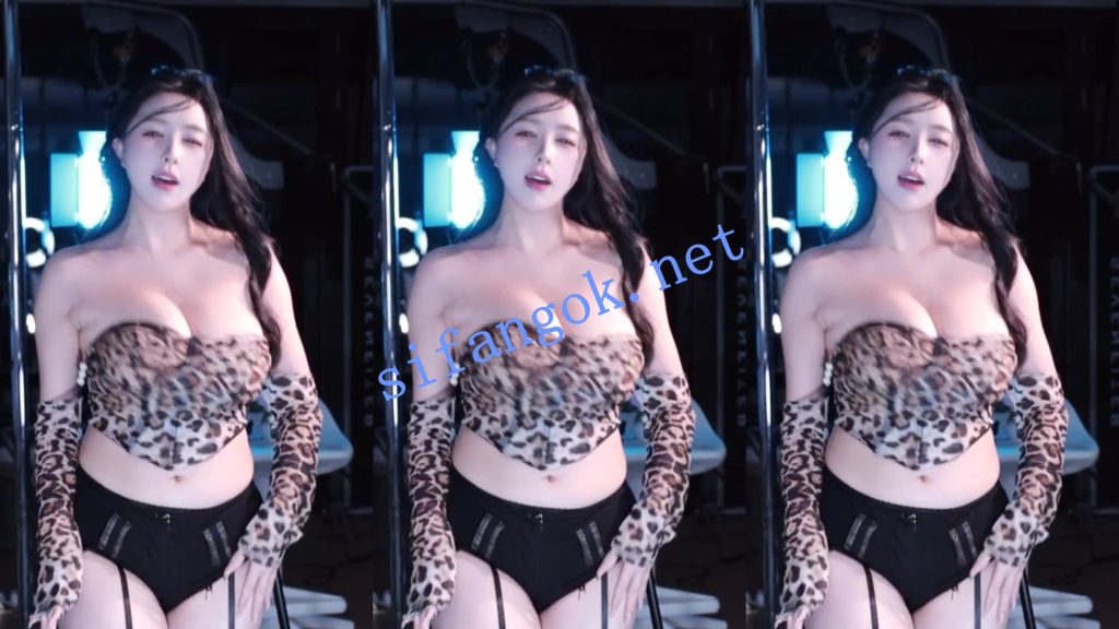 斗鱼 小酒窝翁馨-3 巨乳 露大半个奶 超强抖胸舞 疯狂摆动【4V】【331M】 预览图 3