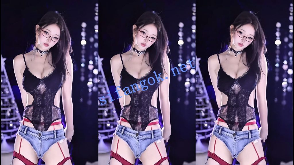 【小心心】猫猫 小美女三角牛仔裤比内裤还短，酷酷擦边【3V】【382M】 预览图 6