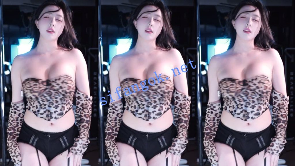 斗鱼 小酒窝翁馨-3 巨乳 露大半个奶 超强抖胸舞 疯狂摆动【4V】【331M】 预览图 2