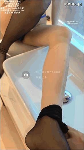 曾阿朱流氓攝影師，離開團隊自己發展「皮囊之下」南昌某大學大一露臉乖乖女，大黑木耳，但是穴還是蠻緊緻的。特别是大腿的肌膚很滑 243.1MB