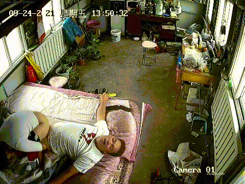 家庭攝像頭破解真實偷拍，農村性福小兩口睡醒午覺來上一炮，饑渴大白屁股騷妻全程主動(3V) 300.5MB 预览图 6