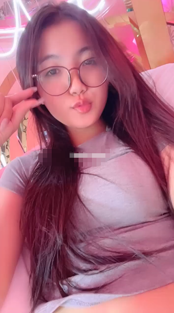 情趣酒店，圆床房，【鱼燃】，学生妹和男友开房，整整干了三个小时两炮，浴缸床上都要试试2v 预览图 1