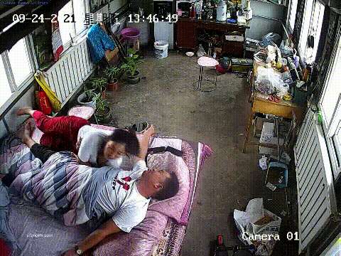 家庭攝像頭破解真實偷拍，農村性福小兩口睡醒午覺來上一炮，饑渴大白屁股騷妻全程主動(3V) 300.5MB 预览图 3