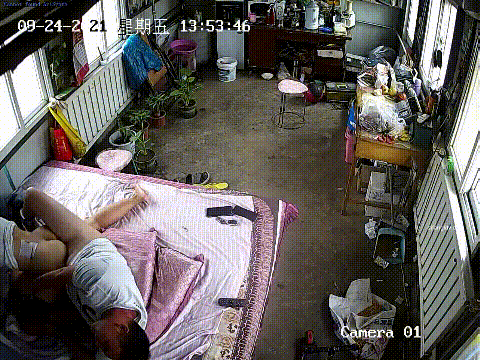 家庭攝像頭破解真實偷拍，農村性福小兩口睡醒午覺來上一炮，饑渴大白屁股騷妻全程主動(3V) 300.5MB 预览图 8