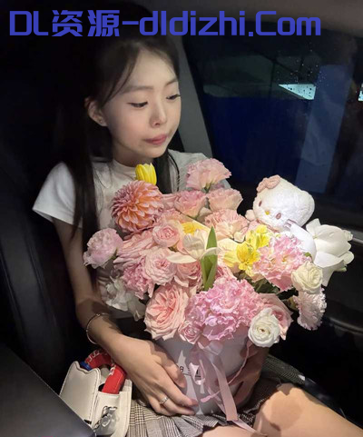 蘇州妙齡少女晴天被金主包養蘿莉臉配大奶的緻命反差❤️各種情趣裝被爆操騷穴 調教成下賤玩物 570.5MB 预览图 1