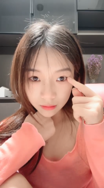 热舞女神【黎巴啦呀】清纯舞娘少女 长腿嫩穴 【2v】 预览图 2