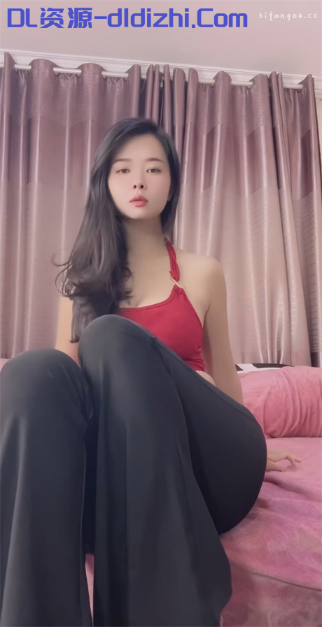 快手极品少妇【梦梦睡不醒】大尺度掰逼展示，道具自慰高潮，奶圆毛少腿长人靓，飞机佳品122V 5.15GB 预览图 1