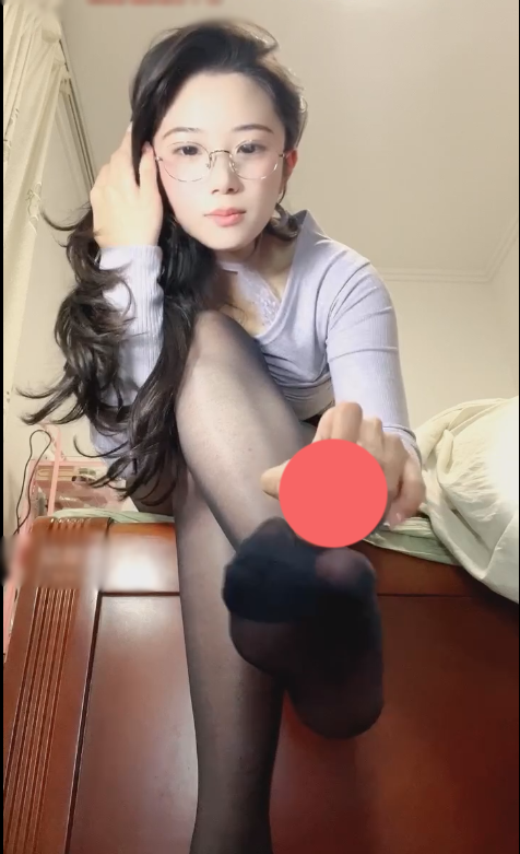 玩物直播布丁s-251208 贱狗滚进来撸狗几把【2V】【835MB百度云】 预览图 1