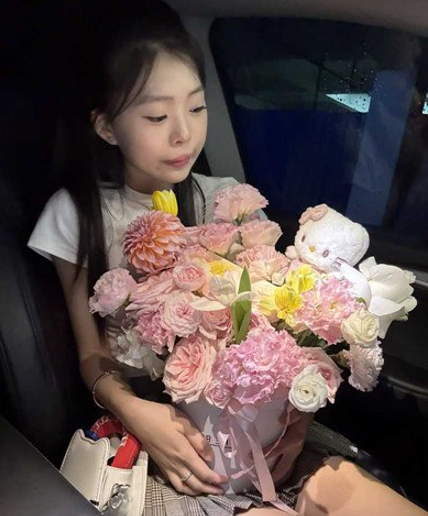 苏州妹妹晴天被金主包养萝莉脸配大奶的致命反差 各种情趣装被爆操骚穴 调教成下贱玩物 【2V 579MB】-福利岛