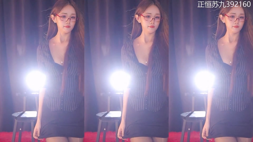 【虎牙赛事】百变主题日S2 轻丝诱惑 苏樱白千涵成大魔王【18V】【2.44G】 预览图 12