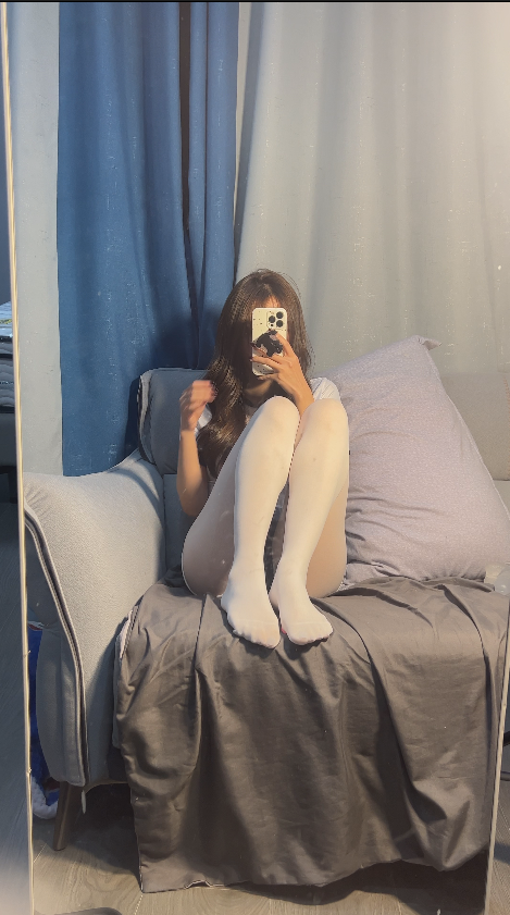 【新-足控】抖音黑魔仙-猫爪袜【1V】【1.37Gpikpak云盘】