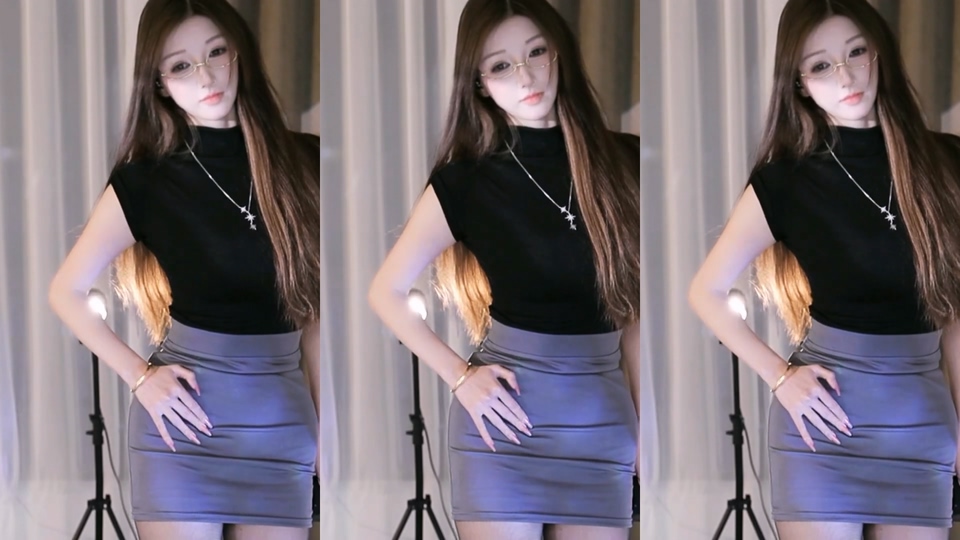 【虎牙赛事】百变主题日S2 轻丝诱惑 苏樱白千涵成大魔王【18V】【2.44G】 预览图 4