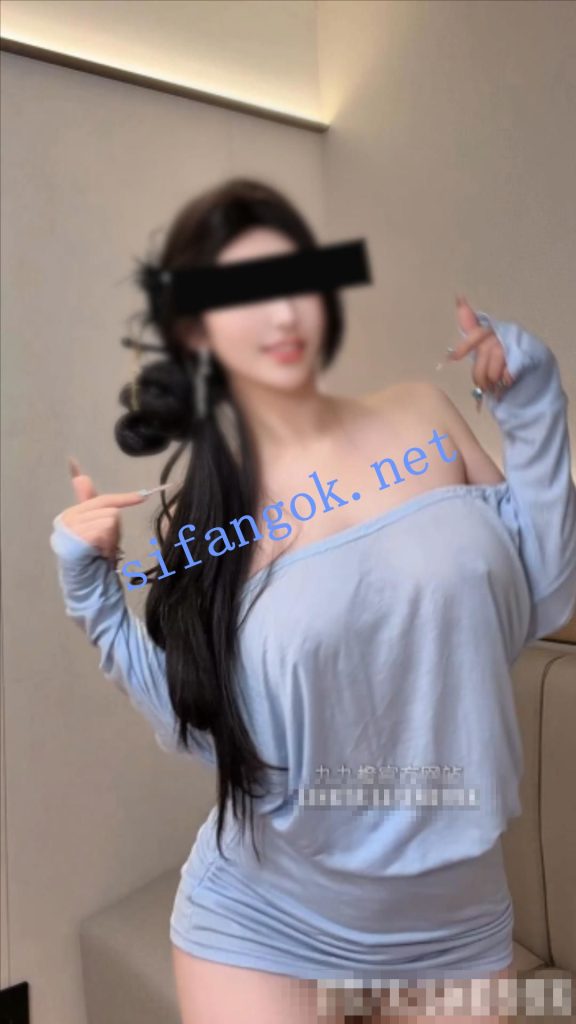 超极品御姐女神【九九橙】3.24最新福利【3V】【1.23G】 预览图 4