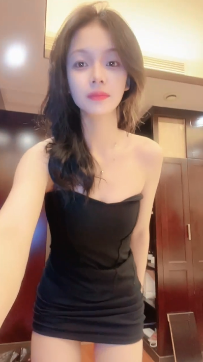 高颜校花 黑丝大长腿 预览图 2