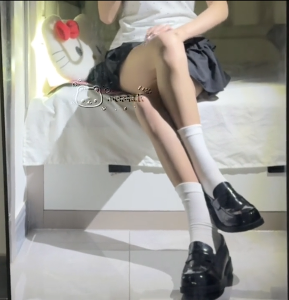 小o不失眠 衣服抓挠 肉丝 1V299M百度盘-福利岛