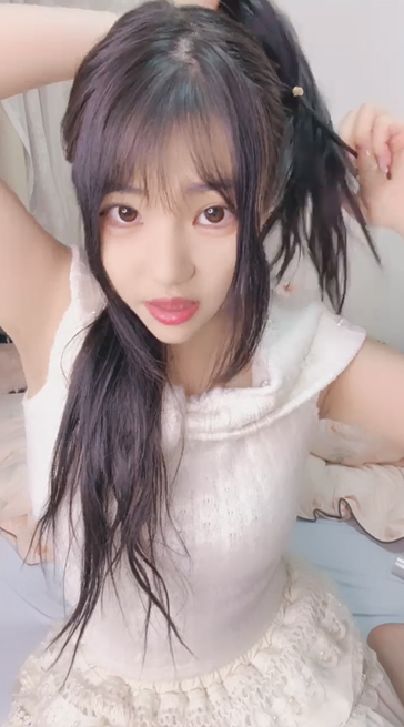 【05的小宝贝】白嫩可爱的双马尾小妹妹在家叫了技师上门按摩 故意勾引对方 被无套猛操射满一嘴-福利岛