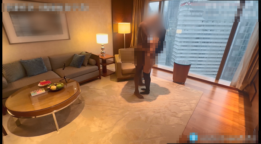 专操媚黑亚洲人妻「Sirbao」客厅成了我们退房前最后一个可以尽情放松的地方，沙发爆操黑丝淫妻-福利岛