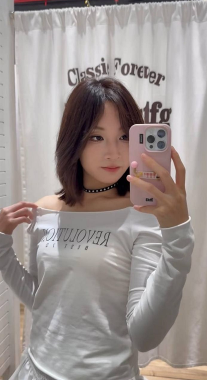 武汉科技大学情侣宿舍上铺啪啪，腰细屁股圆肤白人间极品尤物,大学公共卫生间露出胆子太大了,全校都出名了【29V】【2.42g】-福利岛