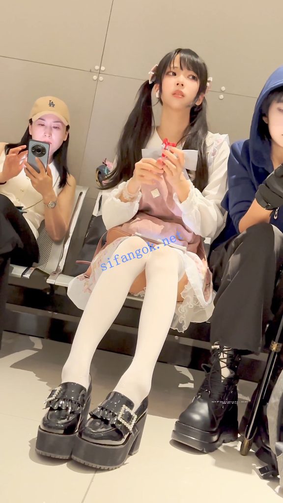 【KFC】超美的双马尾萝莉逛街·甜妹风白色过膝袜白内前后CD【1V】【457M】 预览图 12