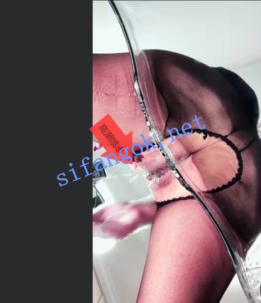 网红 Q币逗逗 气质美女 上面正常直播 下面插B 高潮喷水【2V】【391M】 预览图 16