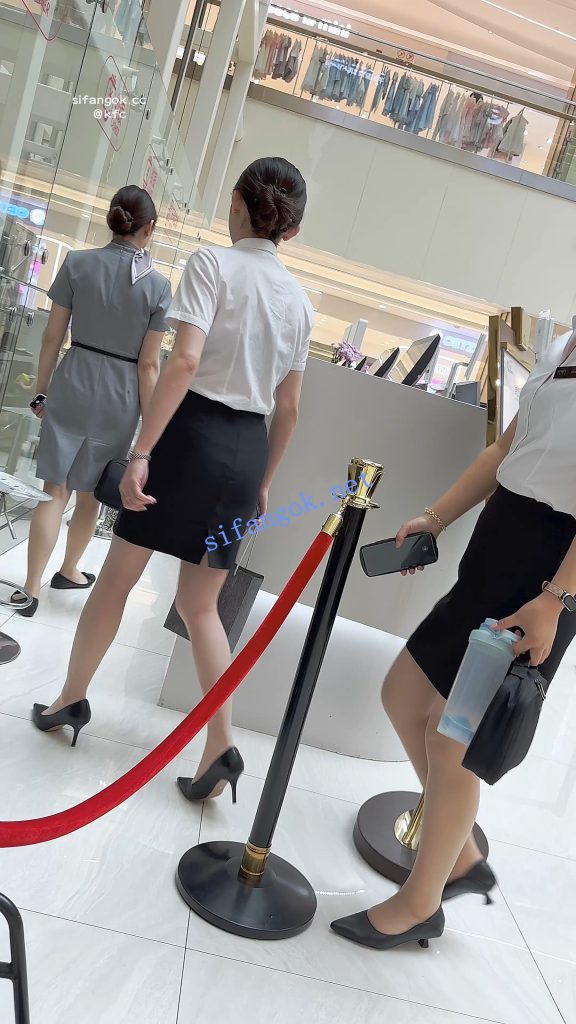 【KFC】前台OL中午吃饭·制服短裙肉色丝袜·红色内内前后CD【1V】【553M】 预览图 2