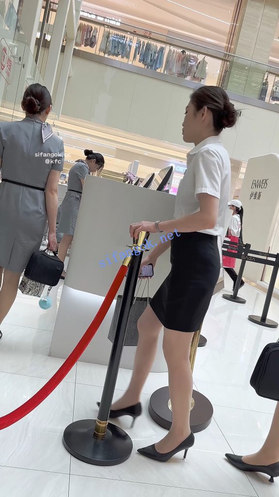 【KFC】前台OL中午吃饭·制服短裙肉色丝袜·红色内内前后CD【1V】【553M】 预览图 14