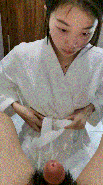 杭州清纯气质反差婊【李子玥】与眼镜男友性爱曝光❤️各种对镜啪啪(12V) 无水印原档 8.59GB 预览图 2