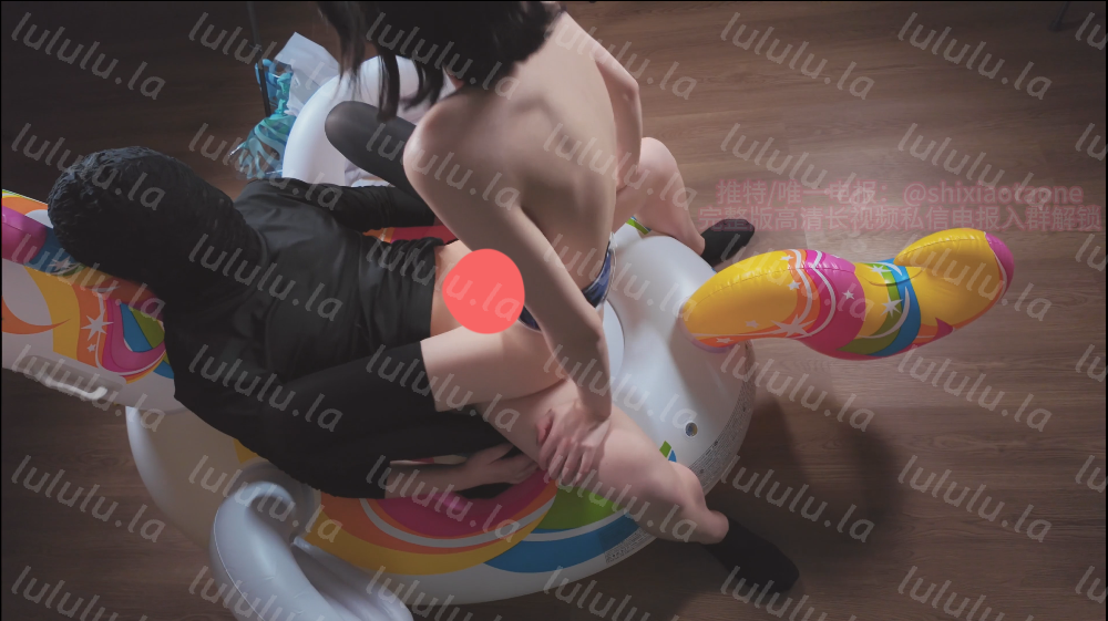 【新】是小桃呢-泳装死库水黑色过膝袜后入【1V】【1.28Gpikpak云盘】