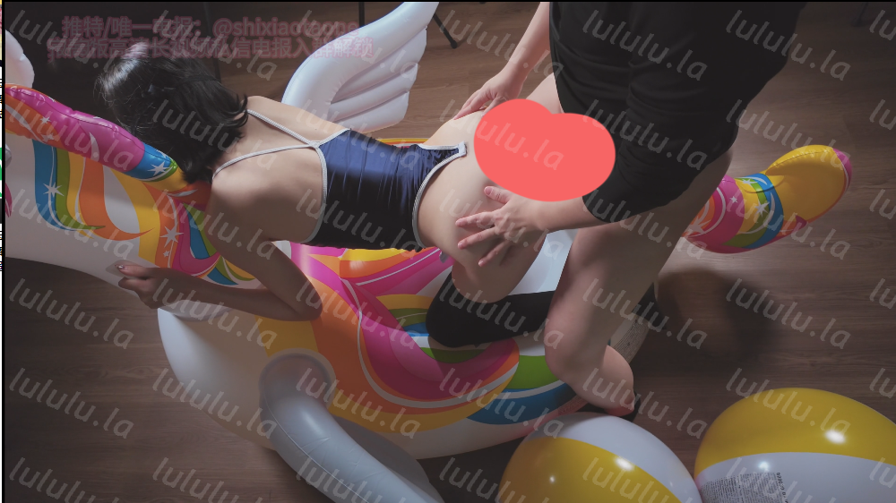 【新】是小桃呢-泳装死库水黑色过膝袜后入【1V】【1.28Gpikpak云盘】