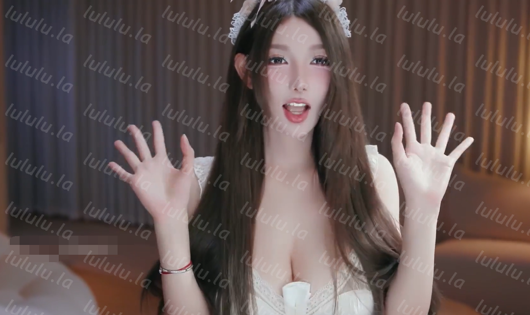 斗鱼 Minana 米娜 12 真空大尺度骚舞 握感柔软 尺度大 【10V943M】 预览图 3