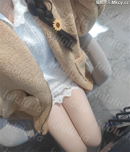 班尼兔-眼镜反差骚插粉嫩小穴弄出浆全合集[p42+v57/592M] 预览图 2