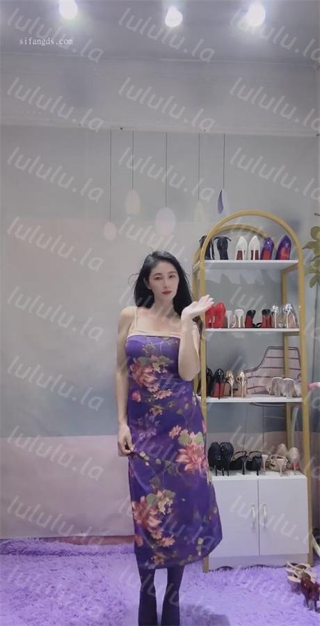 快手骚逼少妇【宇姐姐】好身材大长腿，奶圆逼粉一线天，裸舞诱惑，阴户饱满，喜欢猛舔少妇逼的不可错过【8V】【1.1G】 预览图 15