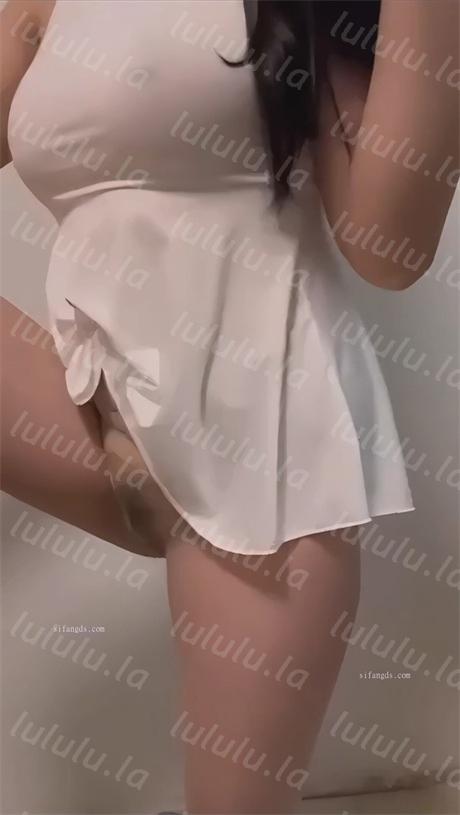 快手骚逼少妇【宇姐姐】好身材大长腿，奶圆逼粉一线天，裸舞诱惑，阴户饱满，喜欢猛舔少妇逼的不可错过【8V】【1.1G】 预览图 10