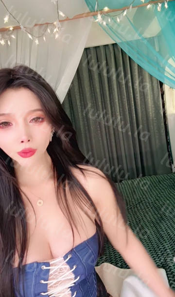 现实版妲己【白熙】天生媚骨欲火旺盛 完美身材骚逼水超多 预览图 1