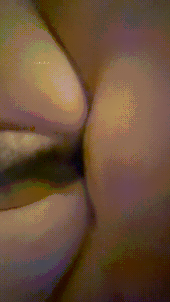 山東濰坊BBW吊鍾巨乳騷妹約炮露臉性愛自拍，阿黑顔小母狗口爆 409.2MB 预览图 3