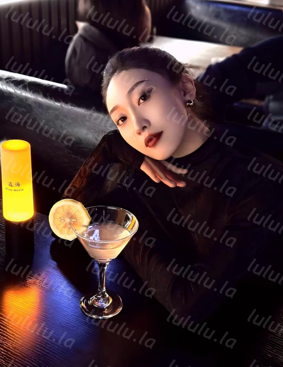 精致and反差！抖音网红 掰开小穴 一字马插入 骚的不行！高挑身材超高颜值 外人眼中女神私下就是一只欠操的骚母狗 【12V 542MB】-福利岛