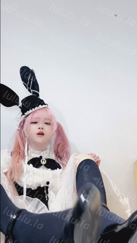 玩物直播玉子sama-251211 辱母四妈系列分识的母肉便器【1V】【702MB百度云】 预览图 2