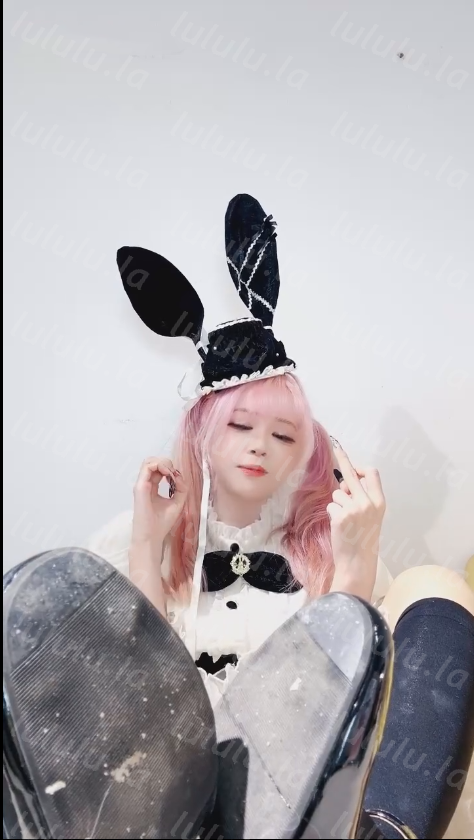 玩物直播玉子sama-251211 辱母四妈系列分识的母肉便器【1V】【702MB百度云】 预览图 3