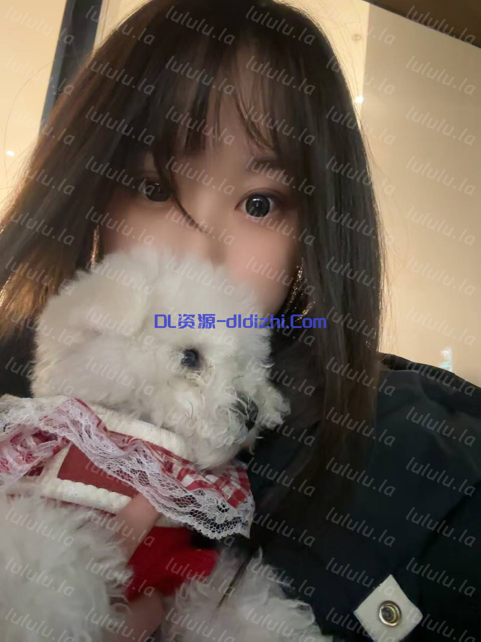 92年綠帽母狗人妻「銀行母狗人妻」《媽媽是母狗》“告訴兒子女兒，你在幹嘛？”淫母：“對不起，兒子，媽媽在被别人操！”3V 510.4MB 预览图 1