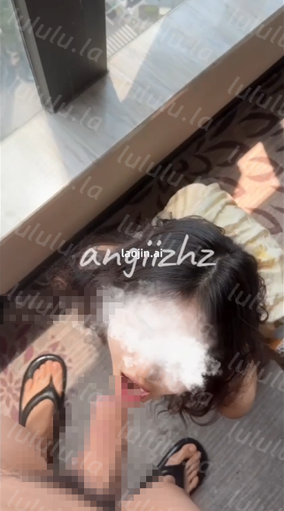 【黄色废料】，半露脸，大白天窗前啪啪，在床上满足一切要求，蜂腰翘臀，身材顶级的床搭子 预览图 2