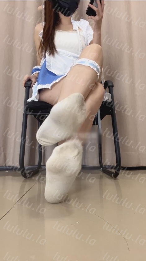 玩物直播兔牙s-251211 拜倒在妈妈的女仆装下吧【1V】【583MB百度云】 预览图 2