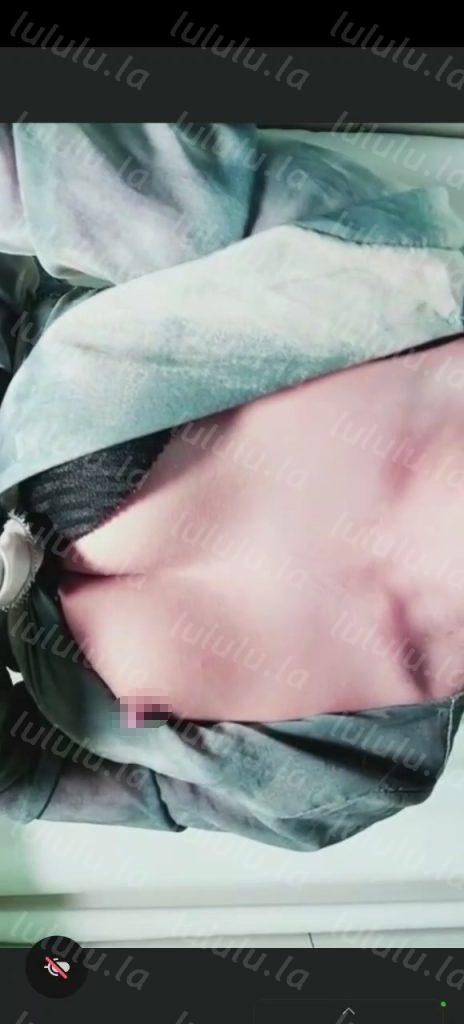 网红 Q币逗逗-3 气质美女 上面正常直播 下面插B 高潮喷水【2V】【439M】 预览图 4