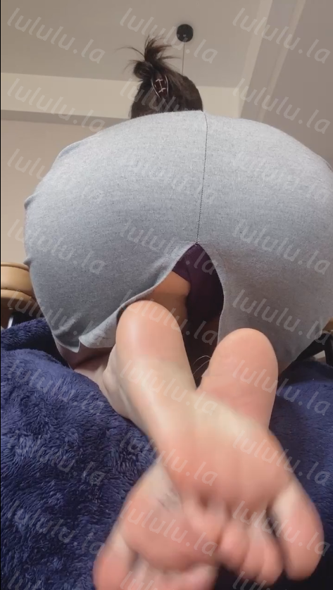 玩物直播170精灵s姐-251213 平台第一玉足播灯【1V】【383MB百度云】 预览图 2