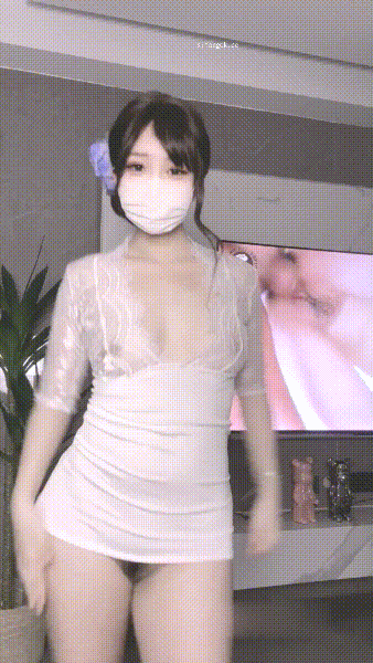 推特裸舞女神【小仙雲】3月VIP裸舞動感依舊頂級品質(29V) 1.54GB 预览图 1