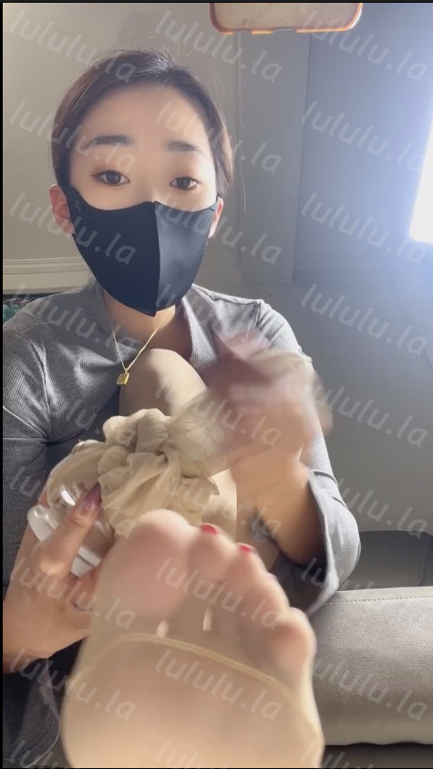 玩物直播颜艺很ss-251213 红绿灯寸止玩弄傻逼贱狗【1V】【503MB百度云】 预览图 4