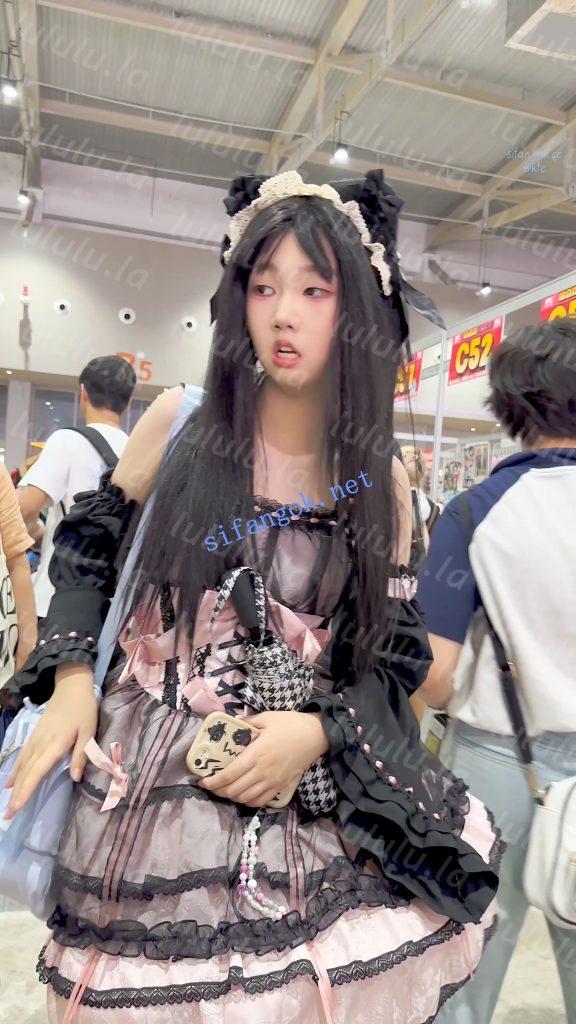 ⭐⭐⭐过膝袜嫩妹COSER穿了透明内·反差感无毛白虎狂露一线B【1V】【1.91G】 预览图 18