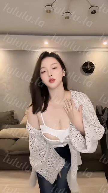 快手大凤付费定制巨乳美女抖奶大尺度骚舞【29V】【3.13G】 预览图 5