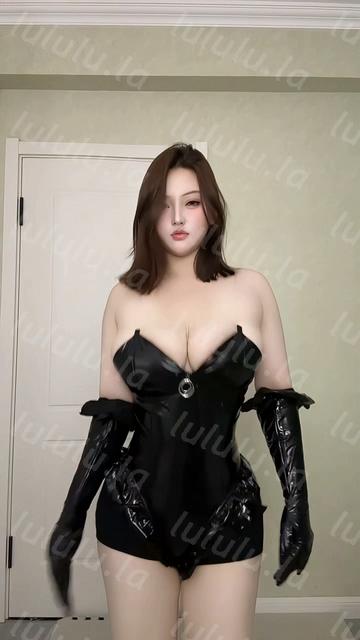 快手大凤付费定制巨乳美女抖奶大尺度骚舞【29V】【3.13G】 预览图 9